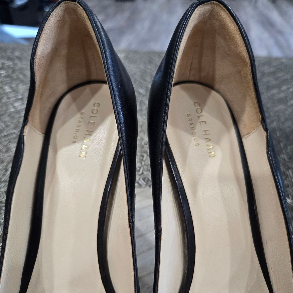 🐢 Cole Haan Antoinette Grand Pump 4" heel size 10.5 Exceptional condtion. - Picture 11 of 17